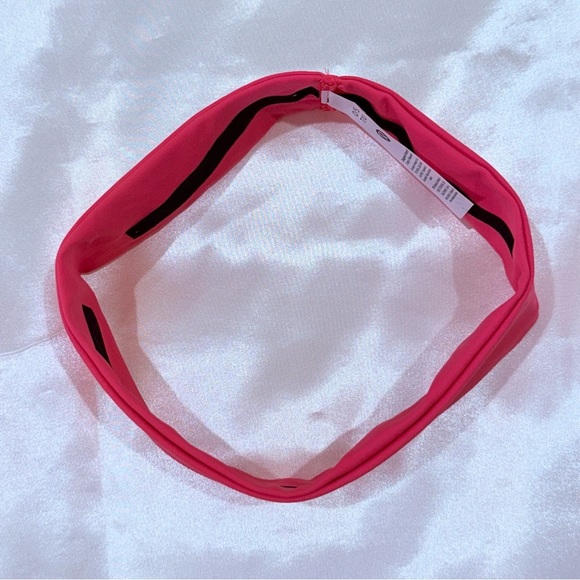 Lululemon Womens Luxtreme Training Headband Thin Sonic Pink Grippy Athletic - Picture 9 of 10